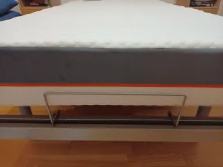 Cama articulada  y colchón 105 cm