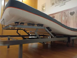 Cama articulada  y colchón 105 cm