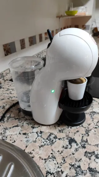 Cafetera Dolce Gusto Krups Blanca