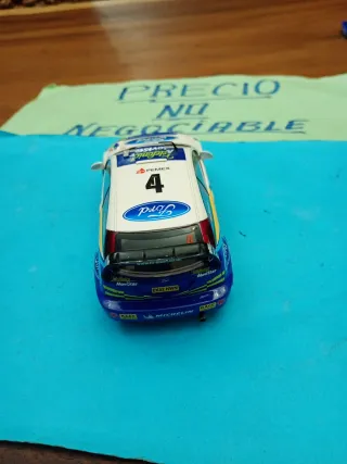 Scalextric Ford Focus WRC con luces sola 1.32