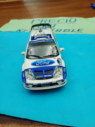Scalextric Ford Focus WRC con luces sola 1.32