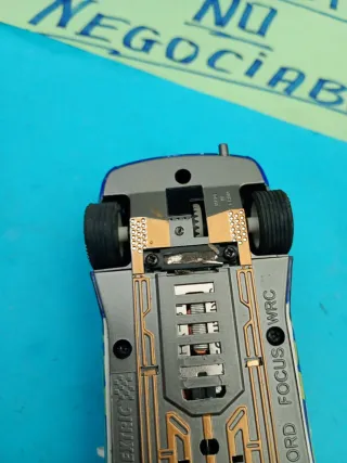 Scalextric Ford Focus WRC con luces sola 1.32