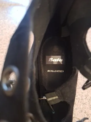 Botines negros ante con hebillas