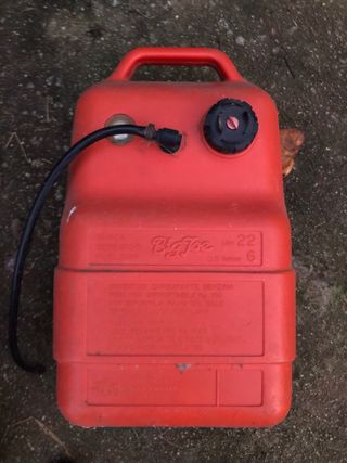 Depósito Gasolina Yamaha y otro sin marca