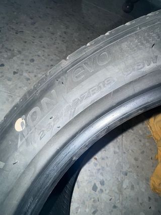 Hankook ion evo 235/45/18