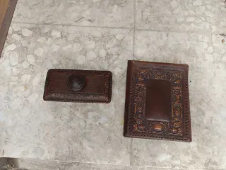 Escribanía antigua de cuero labrado