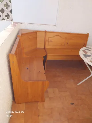 Banco Rinconero de Madera y Piedra