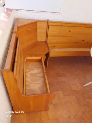 Banco Rinconero de Madera y Piedra