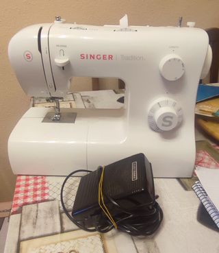 Máquina de Coser Singer Tradition
