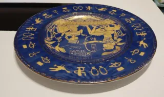 PLATO DECORATIVO DE PORCELANA DE ESTILO EGIPCIO