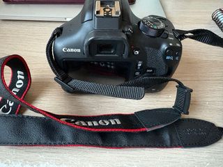 Cámara Canon EOS 1300D Negra.