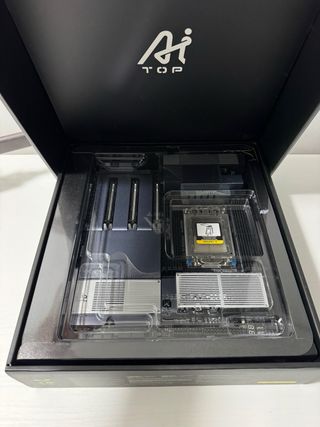 Gigabyte TRX50 AI TOP Placa Base