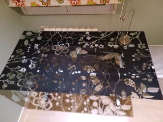 Mesa cristal y metal + Silla oficina roja