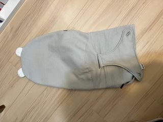 Hamaca Babybjörn gris con funda extra