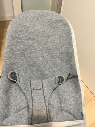 Hamaca Babybjörn gris con funda extra