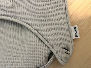 Hamaca Babybjörn gris con funda extra