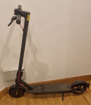 Patinete Eléctrico Xiaomi con casco incluido