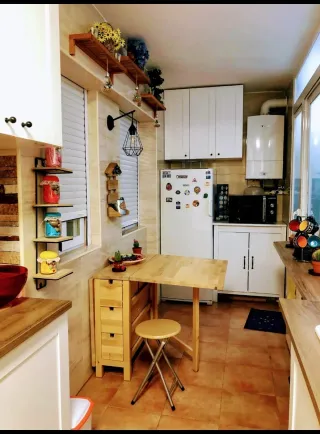 Se alquila habitacion