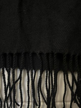 Bufanda H&M negra fina suave y calentita