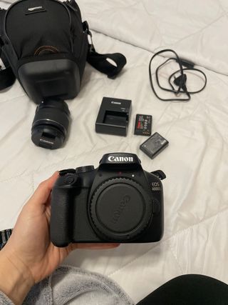 Cámara Canon EOS 4000D + Accesorios