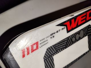 Esquís, botas y bastones niño