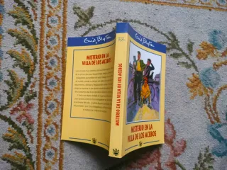 MISTERIO EN LA VILLA DE LOS ACEBOS