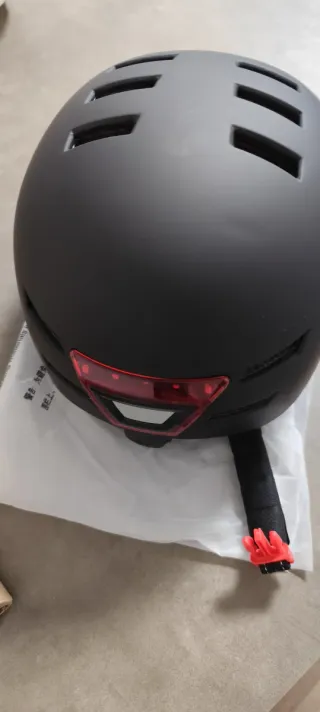 Casco Negro con Luz