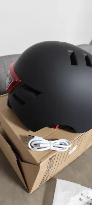 Casco Negro con Luz