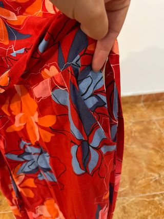 Vestido rojo estampado floral