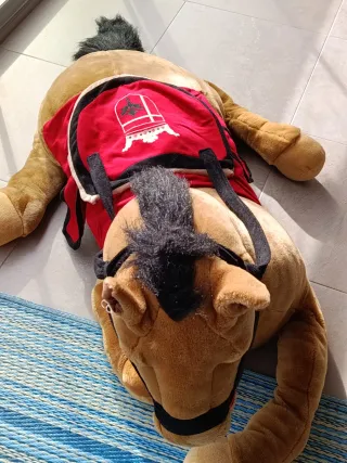 Peluche caballo grande marrón. No envío.