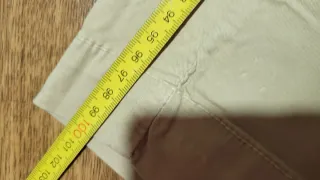 Pantalón beige Bershka