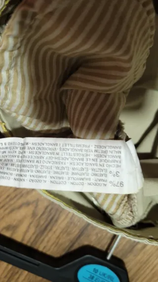 Pantalón beige Bershka