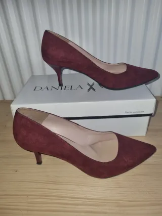 Zapatos piel tacón burdeos
