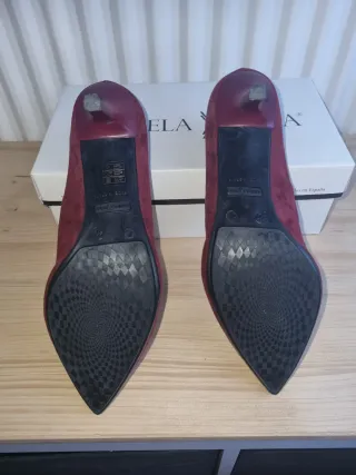 Zapatos piel tacón burdeos