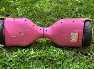 Hoverboard rosa con funda y cargador. Málaga