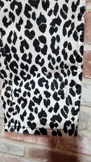 Pantalones H&M Estampado Leopardo