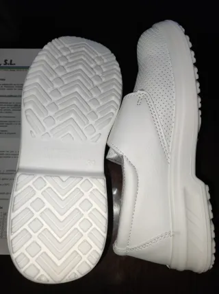 Zapatos de trabajo blancos talla 39