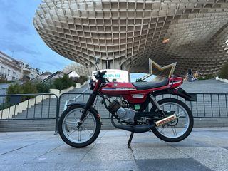 Moto Clásica Puch Monza Roja