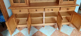 Armario cristalero madera y cristal