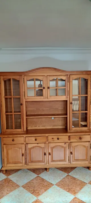 Armario cristalero madera y cristal