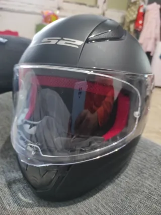 Espectacular casco LS2 Negro Mate