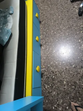 Litera madera maciza azul y amarilla