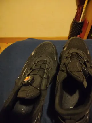 Zapatillas de trabajo reforzadas