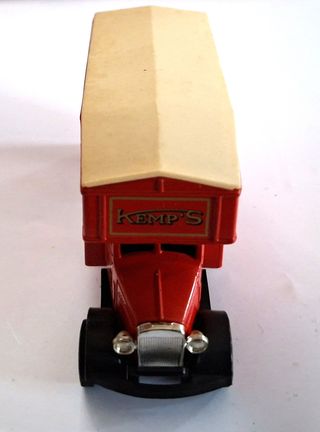 Matchbox Y31 1931 Morris Kemp's Biscuits