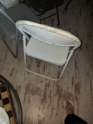 3 Sillas Plegables de Hierro de de diferentes negr