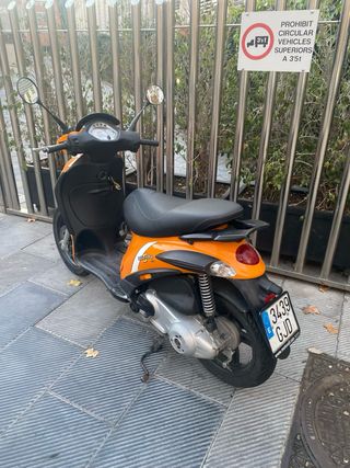 Piaggio Liberty 125 Scooter Naranja