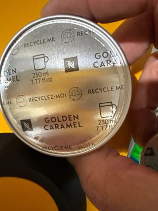 Cafetera Nespresso casi nueva. tiene 4 meses.