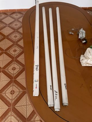 4 tubos fluorescentes de colores