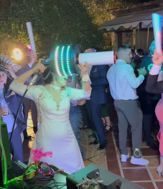 ALQUILER PISTOLA CO2 y CONFETI PARA BODAS Y EVENTO