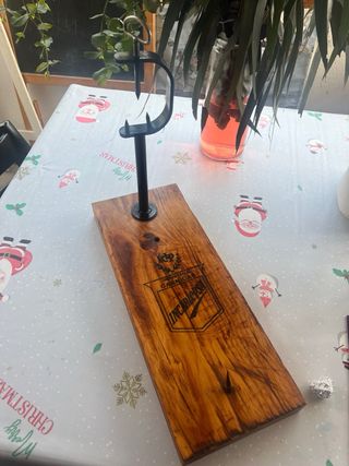 Jamonera de madera con soporte